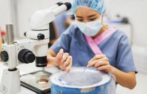 采用微创手术治疗不孕不育