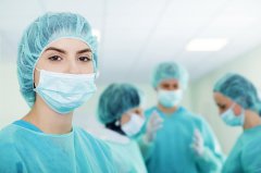 子宫内膜炎移位的症状是什么？子宫内膜炎移位有哪些表现？