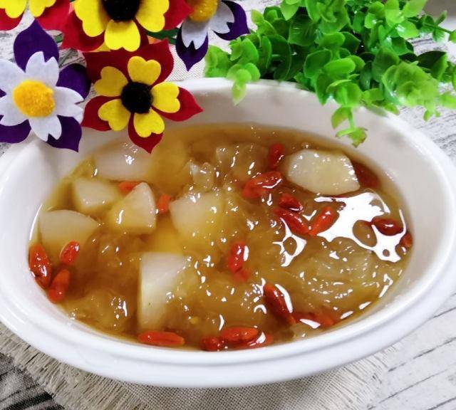 梨子和银耳一起煮止咳化痰吗