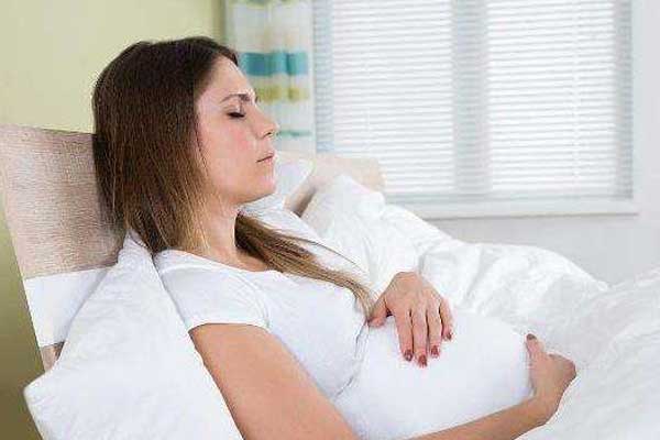 那么女性做试管婴儿之前应该如何提高精卵质量