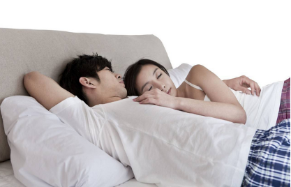 怀男孩睡觉的特征，你都具备了吗?