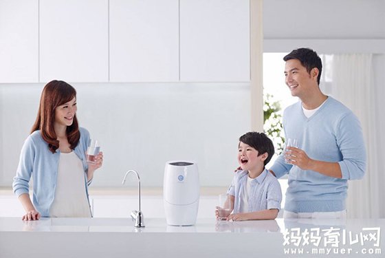 怀孕期间孕妇能喝矿物质水吗 这样对胎儿是否有影响 