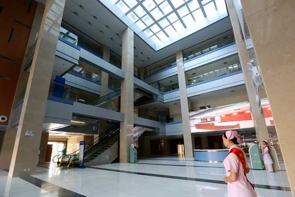 广西医科大学第三临床医学院外科楼大厅