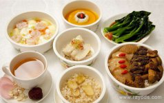 赴乌克兰做供精试管，生活费用预算1万够吗？