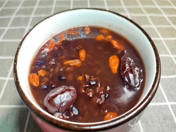 黑豆红枣汤