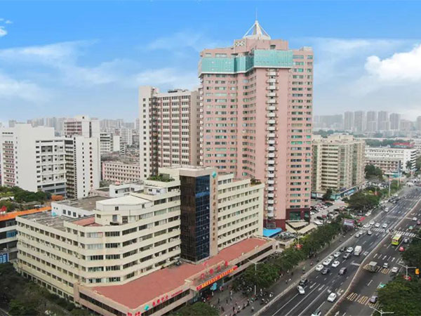 广东医科大学附属医院实拍图
