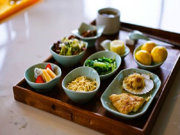 注意清淡饮食不要吃辛辣刺激的食物